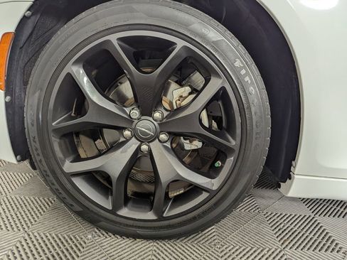 Certified 2022 Chrysler 300 S w/ Safetytec Plus Group image 9