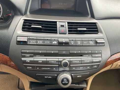 Used 2011 Honda Accord EX-L image 17