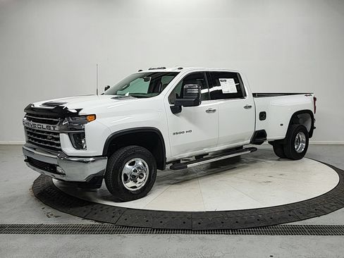 Used 2023 Chevrolet Silverado 3500 LTZ w/ LTZ Convenience Package AWD/4WD image 3