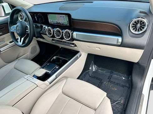 Used 2022 Mercedes-Benz GLB 250 4MATIC image 34