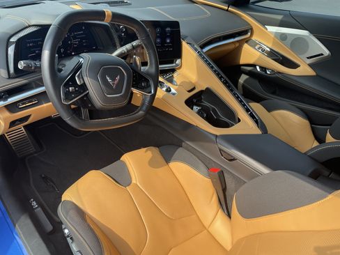 Used 2022 Chevrolet Corvette Stingray Premium Conv w/ Z51 Performance Package RWD image 18
