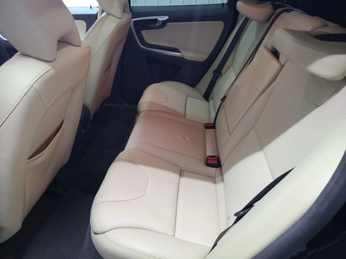 Used 2016 Volvo XC60 T5 Premier w/ Proximity Package AWD/4WD image 38