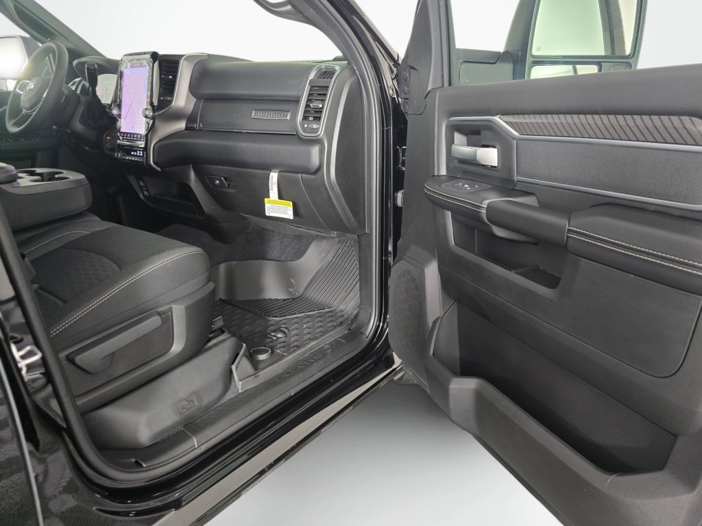 New 2026 RAM 2500 Big Horn AWD/4WD image 40