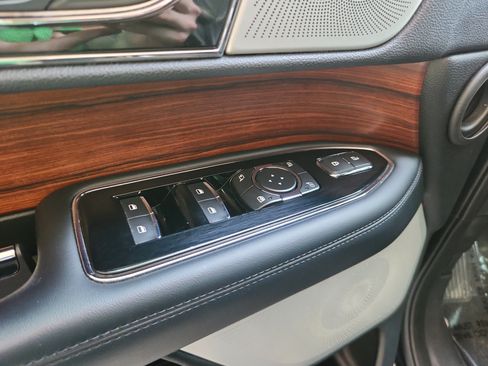 Used 2019 Lincoln Navigator Reserve AWD/4WD image 13