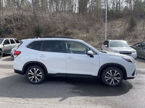 Used 2022 Subaru Forester Limited image 6
