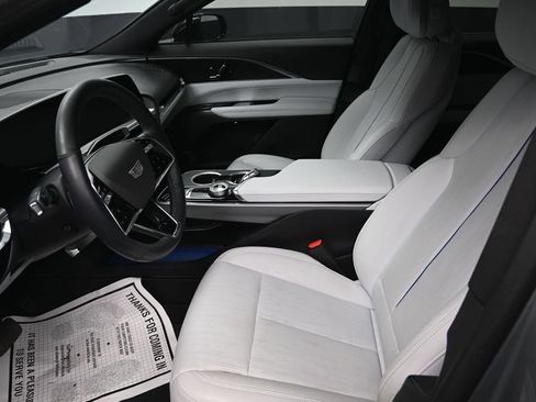 Used 2024 Cadillac Lyriq Luxury w/ LPO, Floor Liner Package AWD/4WD image 13