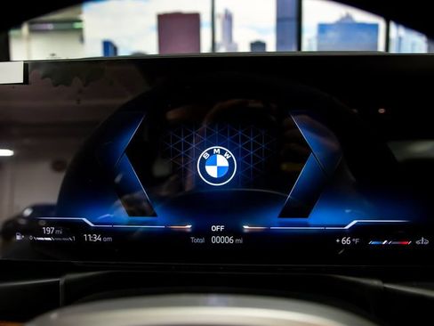 Used 2027 BMW 430i Coupe w/ M Sport Package AWD/4WD image 17