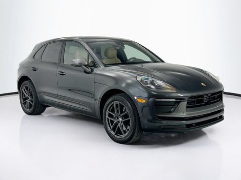 Certified 2025 Porsche Macan AWD/4WD image 9