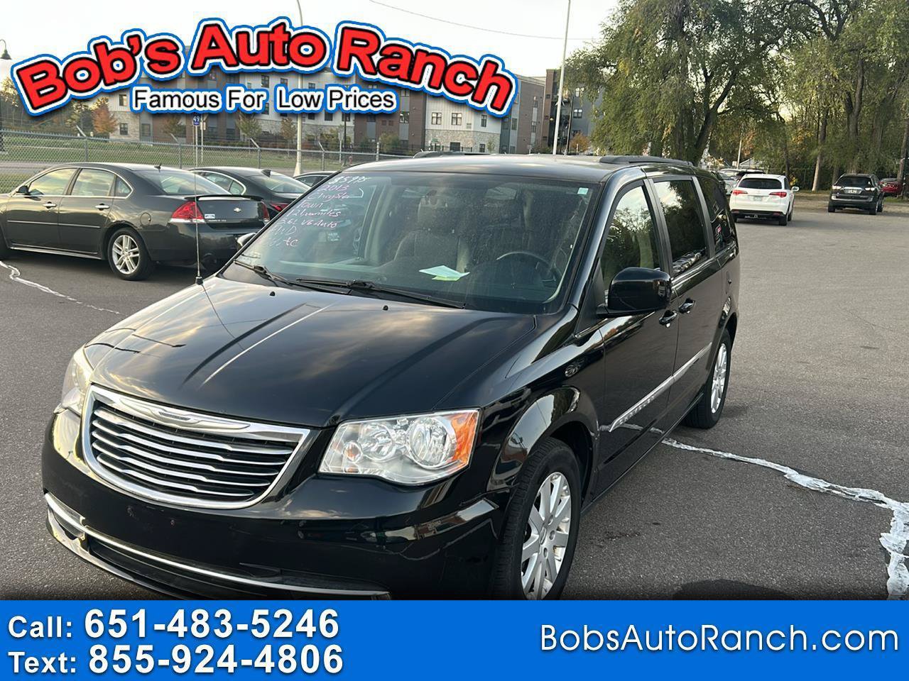 Used 2013 Chrysler Town & Country Touring FWD image 1