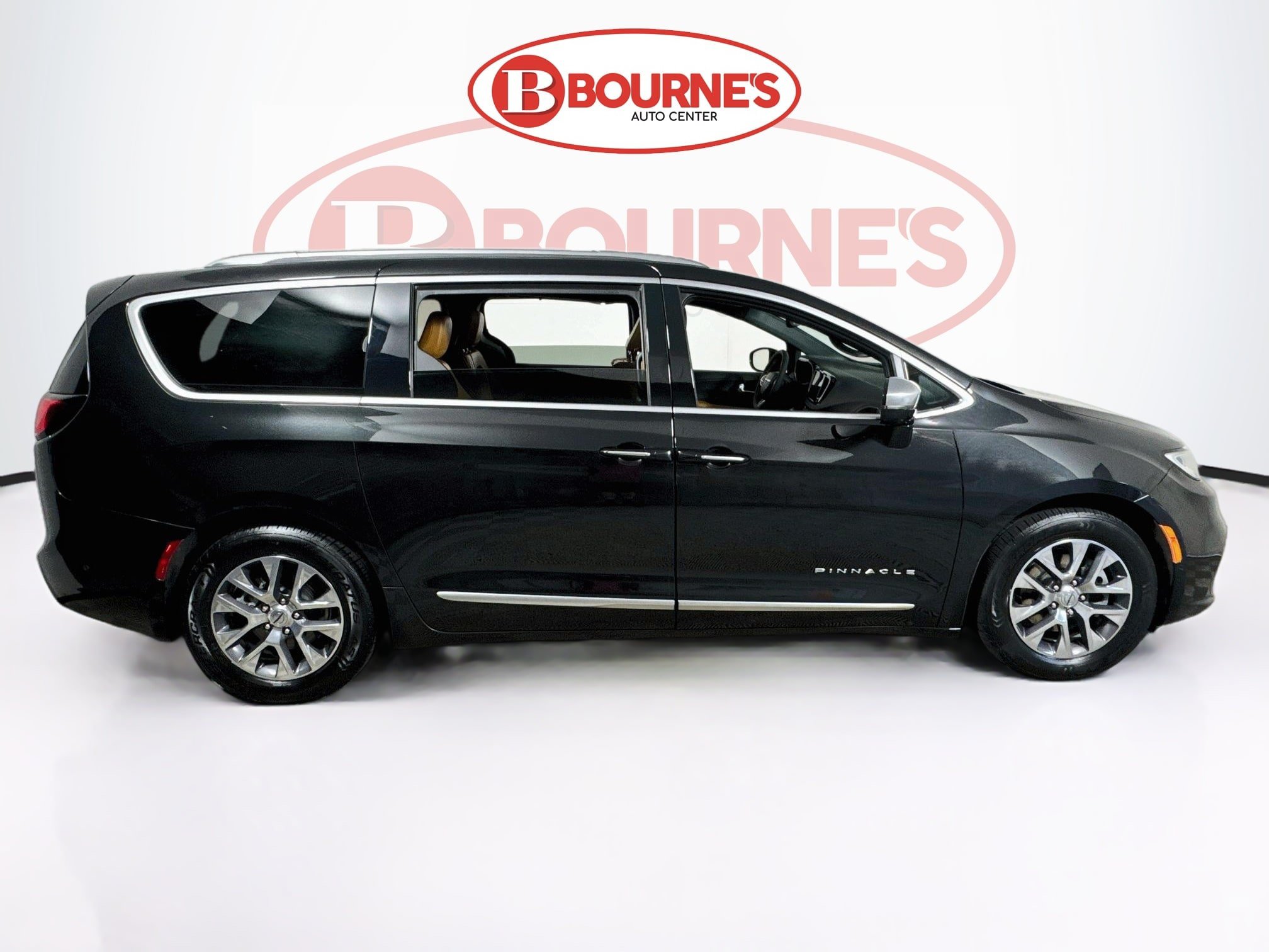 Used 2023 Chrysler Pacifica Pinnacle FWD image 14