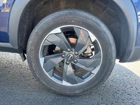 Used 2024 Nissan Rogue SV AWD/4WD image 10