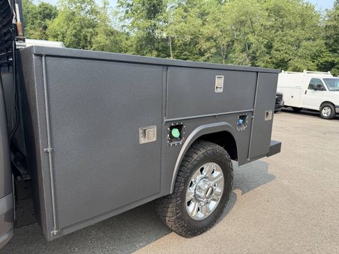 Used 2022 Ford F250 XLT w/ XLT Value Package AWD/4WD image 8