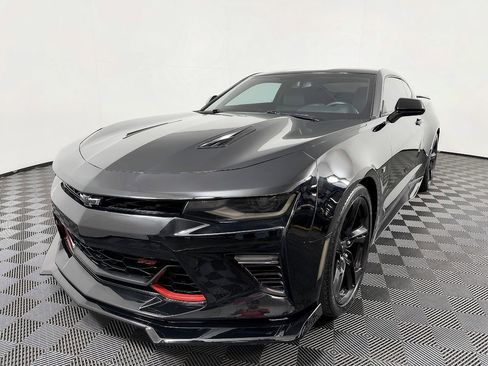 Used 2018 Chevrolet Camaro SS RWD image 3