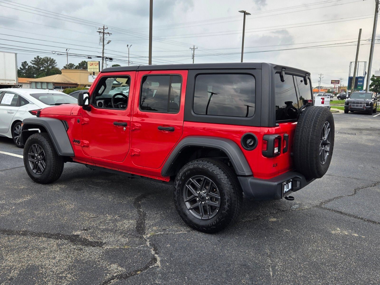 Used 2025 Jeep Wrangler Unlimited Sport AWD/4WD image 9
