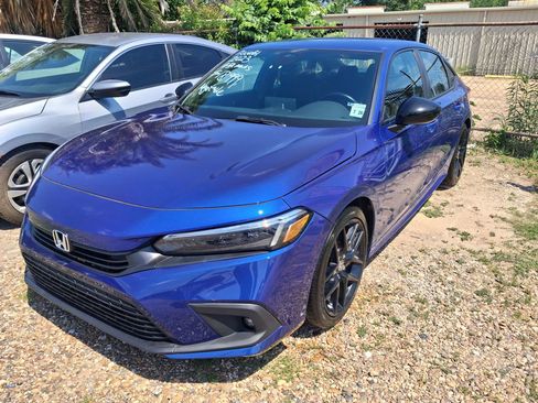 Used 2023 Honda Civic Sport image 1
