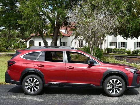 Used 2025 Subaru Outback Limited image 34