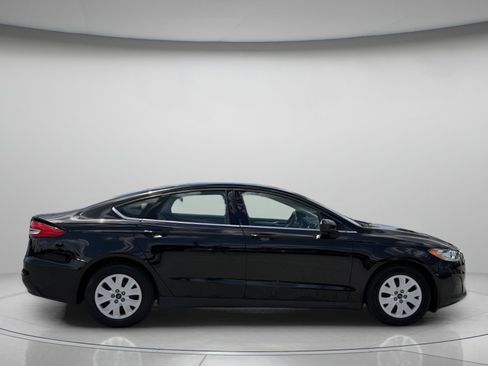 Used 2020 Ford Fusion S FWD image 2
