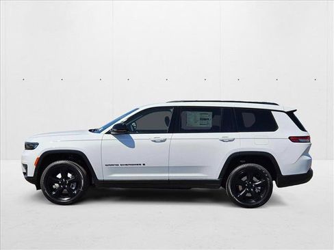 New 2025 Jeep Grand Cherokee L Limited w/ Black Appearance Package image 5