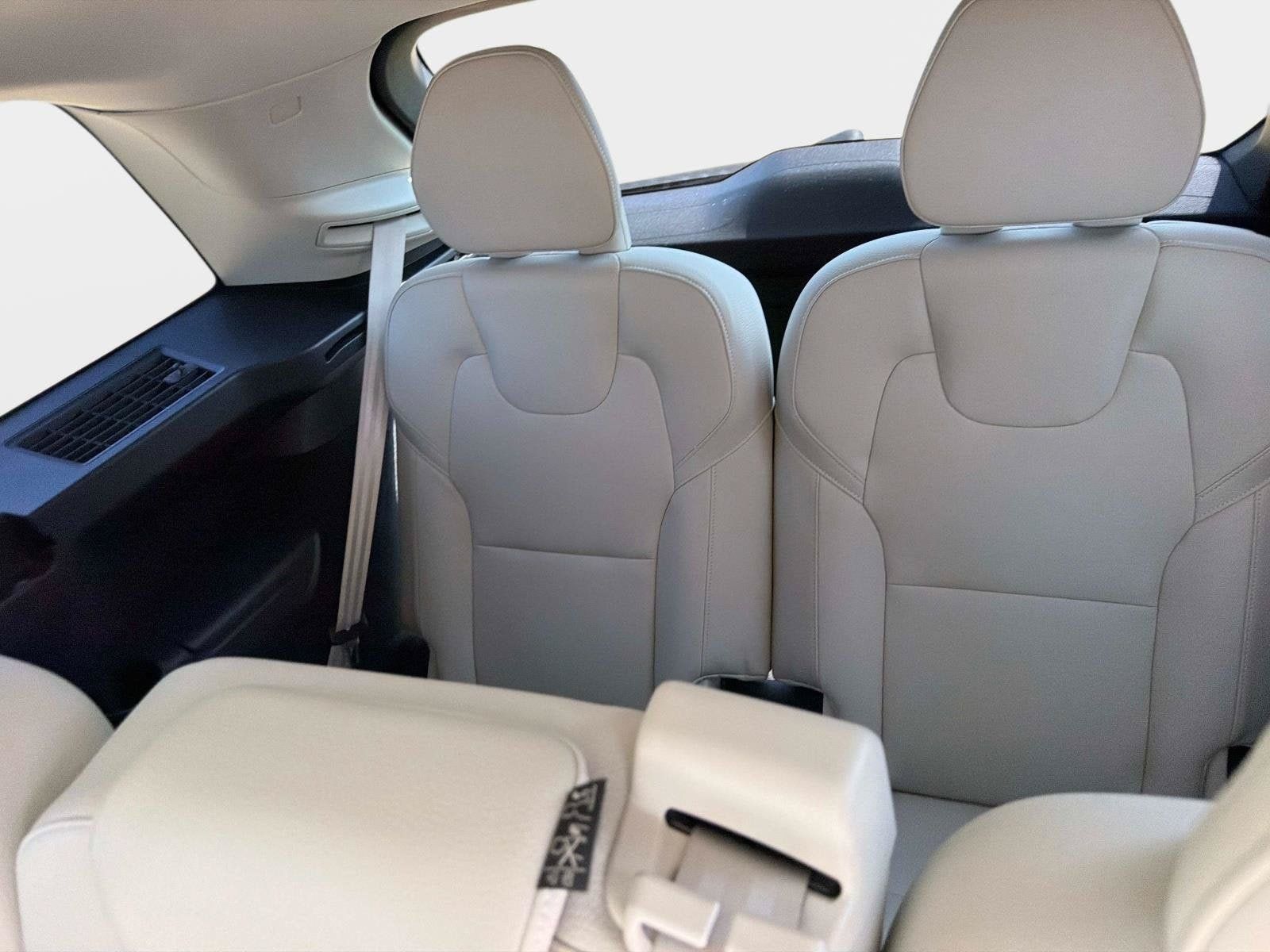 Used 2019 Volvo XC90 T5 Momentum w/ Protection Package Premier AWD/4WD image 16