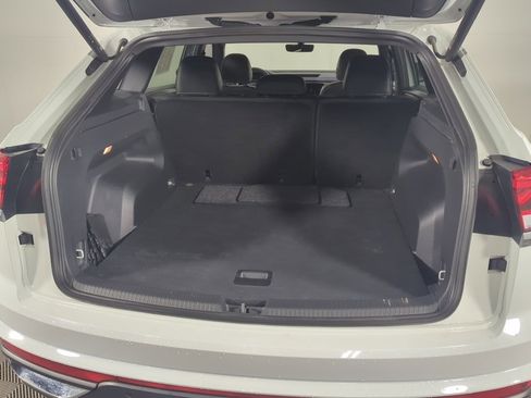 Used 2023 Volkswagen Atlas Cross Sport SE image 7