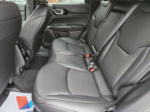 New 2026 Jeep Compass Latitude image 9