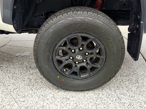 Used 2019 Toyota Tacoma SR w/ SX Package image 9