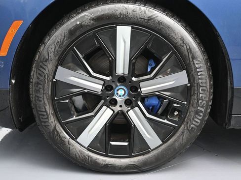 Used 2022 BMW iX xDrive50 w/ Sport Package image 11