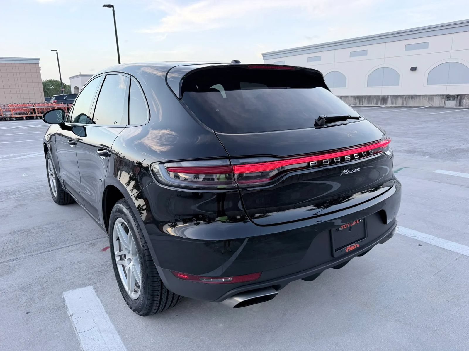 Used 2020 Porsche Macan AWD/4WD image 16