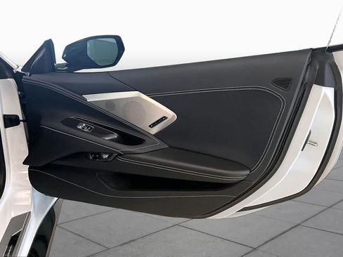 Used 2021 Chevrolet Corvette Stingray Preferred Cpe w/ Z51 Performance Package RWD image 18