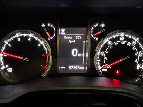 Certified 2024 Toyota 4Runner TRD Off-Road Premium w/ Moonroof Package AWD/4WD image 35