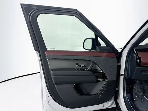 New 2026 Land Rover Range Rover Sport Dynamic SE AWD/4WD image 11