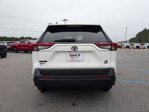 New 2025 Toyota RAV4 LE image 4