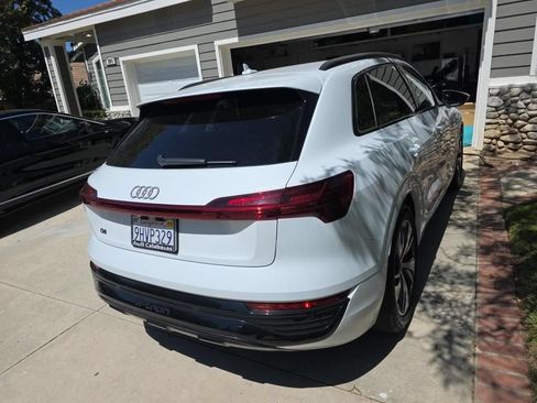 Used 2024 Audi Q8 e-tron Premium AWD/4WD image 5