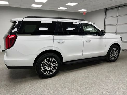 Used 2025 Ford Expedition Active AWD/4WD image 11