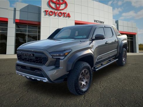 Used 2025 Toyota Tacoma 4x4 Double Cab Hybrid w/ Tow Tech Package image 7