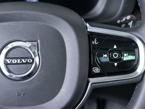 Certified 2023 Volvo XC60 B5 Plus w/ Climate Package AWD/4WD image 11