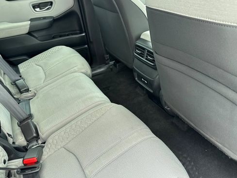 Used 2023 Honda Pilot LX image 30