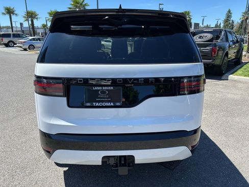 New 2025 Land Rover Discovery Dynamic SE image 6