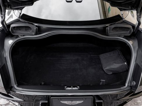 Used 2024 Aston Martin DB12 image 57