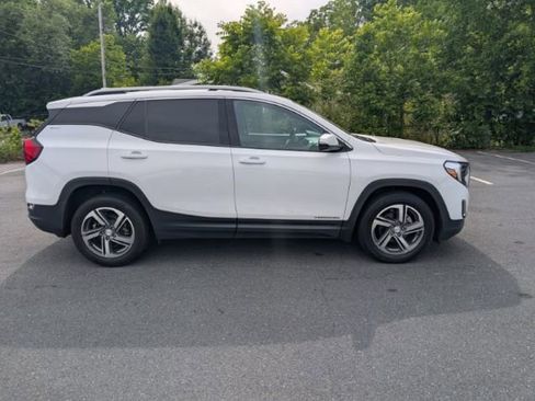 Used 2021 GMC Terrain SLT image 3