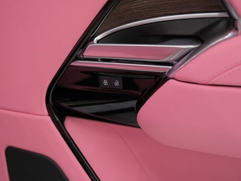 Used 2025 Land Rover Range Rover SE image 44