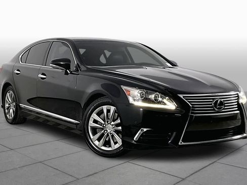 Used 2015 Lexus LS 460 w/ Comfort Package image 2