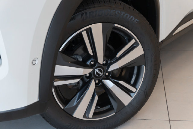 Used 2023 Nissan Rogue SL w/ SL Premium Package AWD/4WD image 2