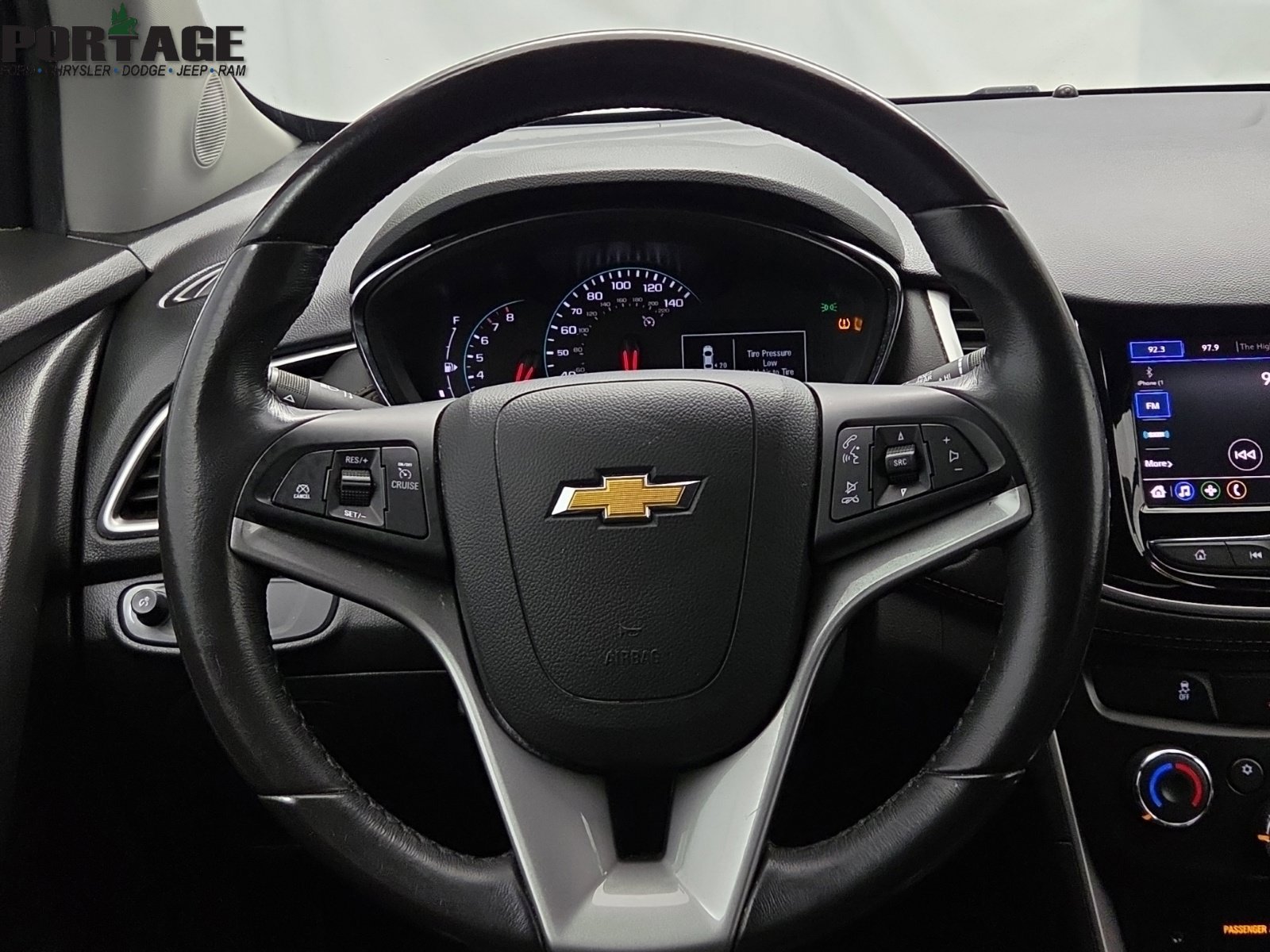 Used 2022 Chevrolet Trax LT w/ LT Convenience Package AWD/4WD image 18