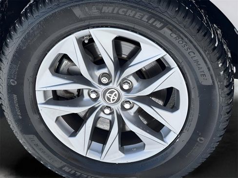 Used 2021 Toyota Sienna LE image 25