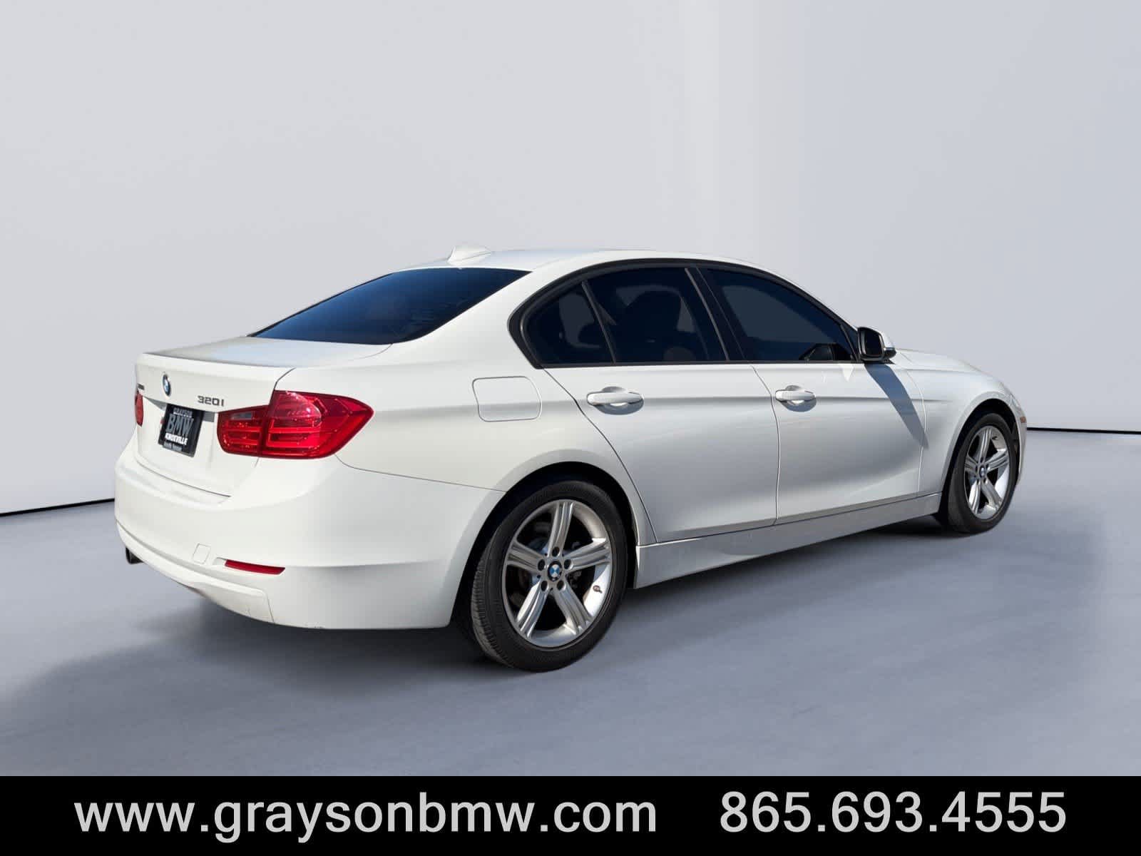 Used 2014 BMW 320i xDrive Sedan AWD/4WD image 3