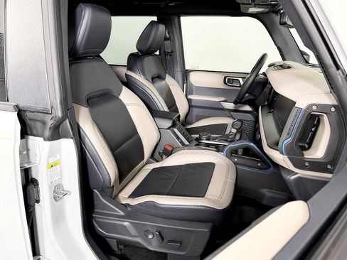 Used 2021 Ford Bronco Wildtrak image 54