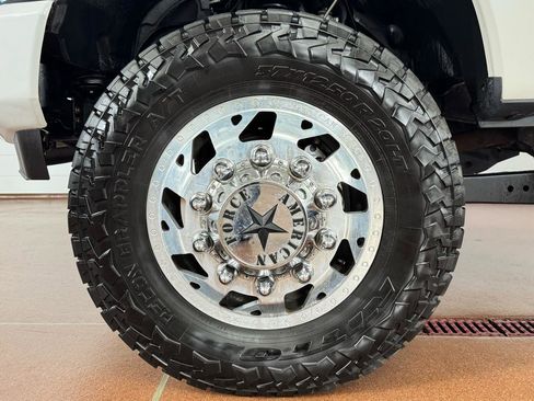 Used 2020 Ford F350 Lariat w/ Chrome Package image 9