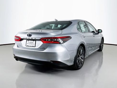 Used 2022 Toyota Camry XLE w/ Cold Weather Package image 7