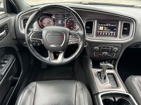 Used 2019 Dodge Charger SXT w/ Leather Interior Group image 22
